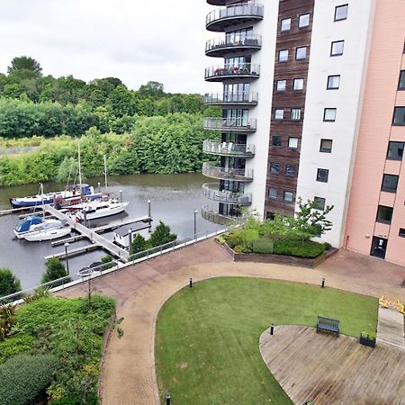Perfect Getaway In Cardiff Marina Apartment Екстериор снимка