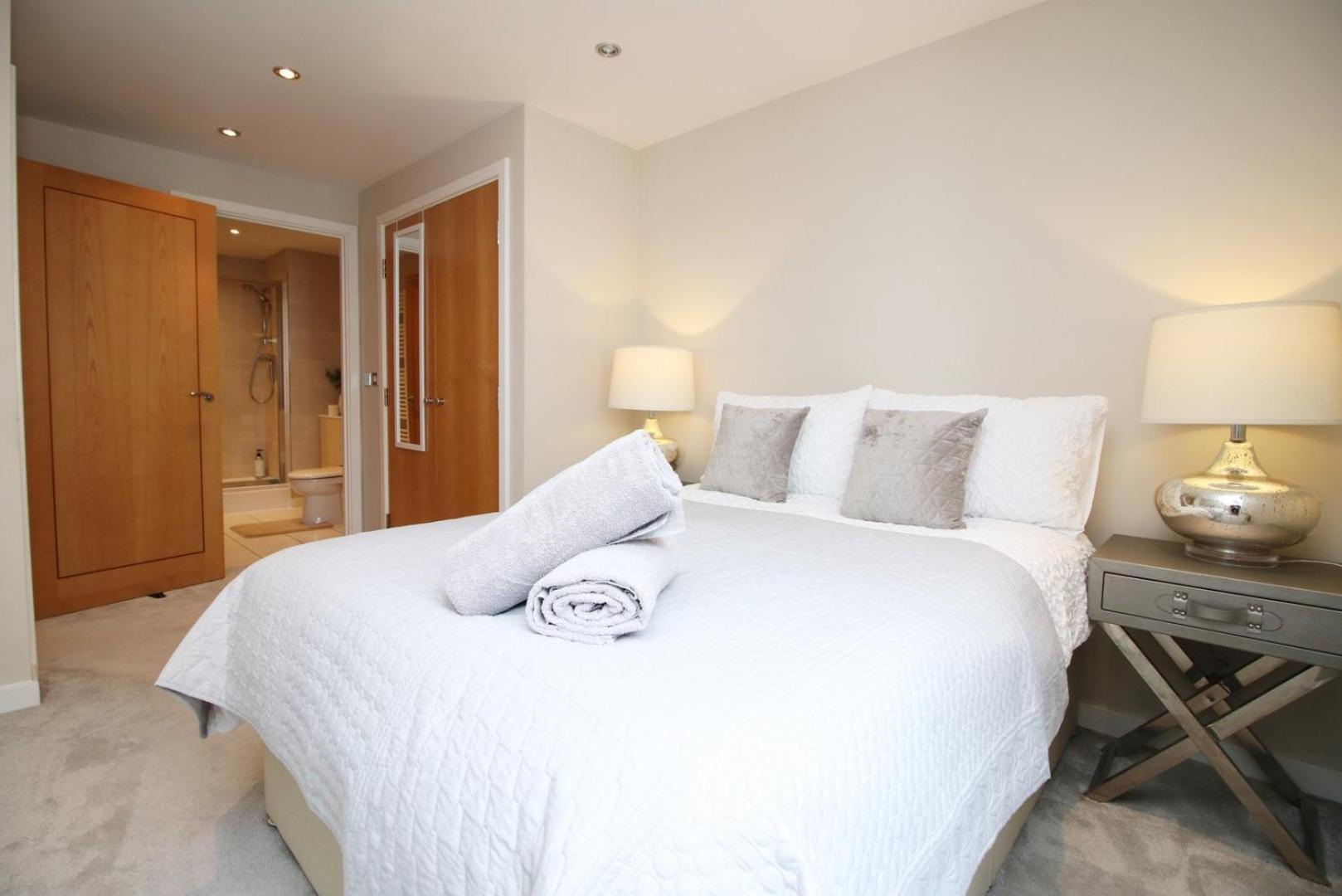 Perfect Getaway In Cardiff Marina Apartment Екстериор снимка