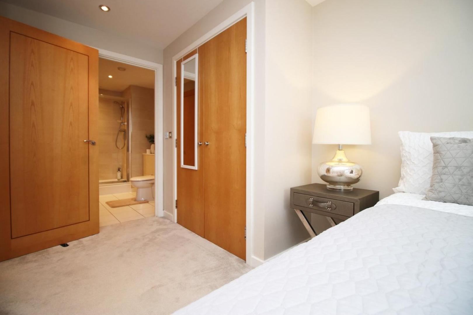 Perfect Getaway In Cardiff Marina Apartment Екстериор снимка