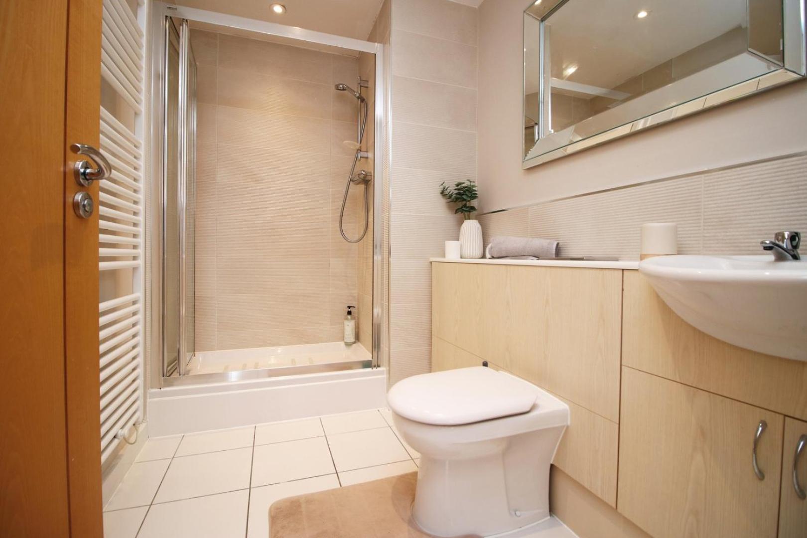 Perfect Getaway In Cardiff Marina Apartment Екстериор снимка