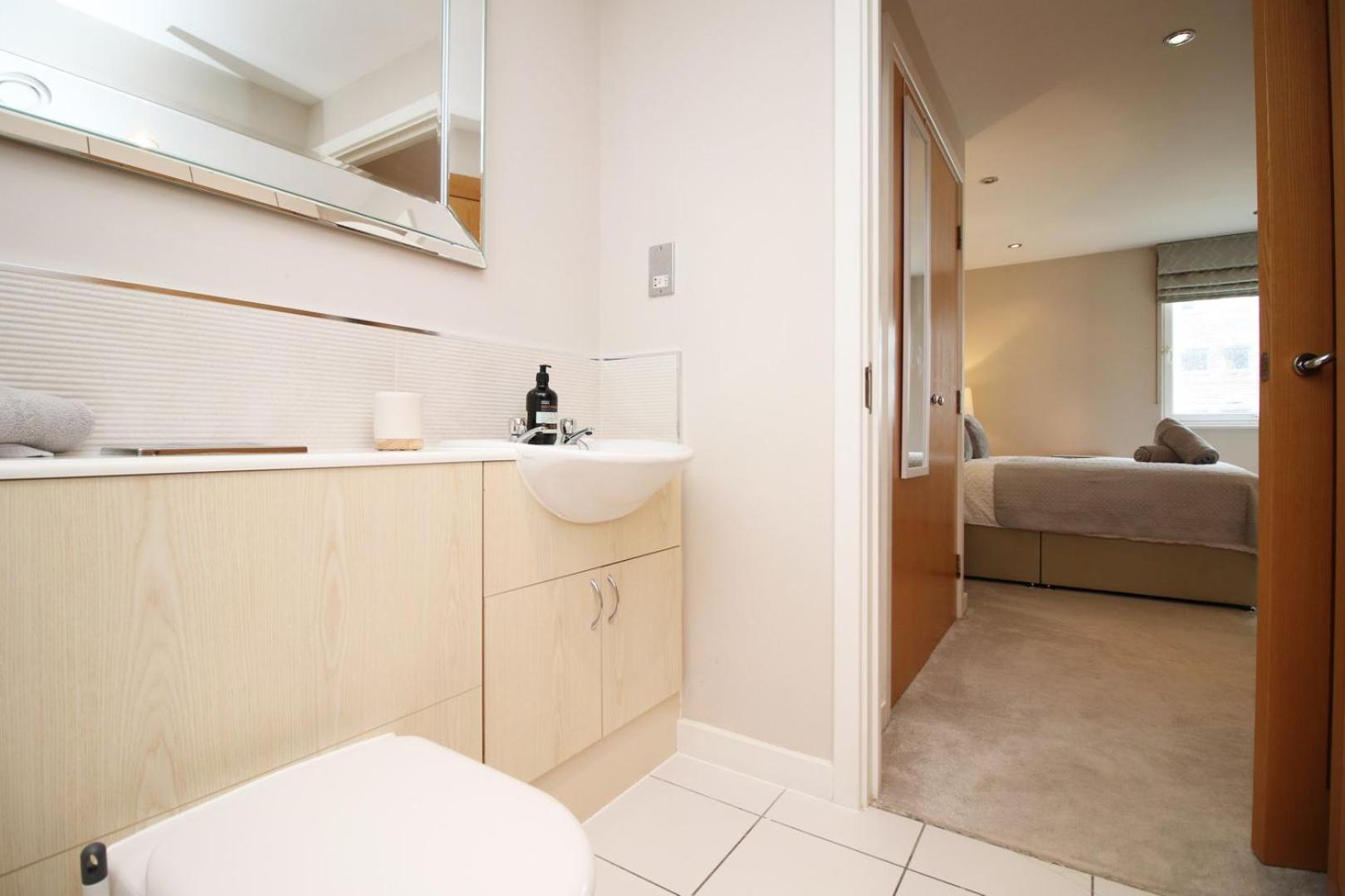 Perfect Getaway In Cardiff Marina Apartment Екстериор снимка